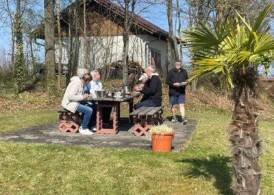 lecker Essen beim TCAS im Freien